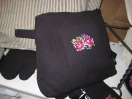 svart make up väska sminkväska svensk design