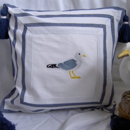 Pillowcase Seagull with tassels, 40 x 40 cm