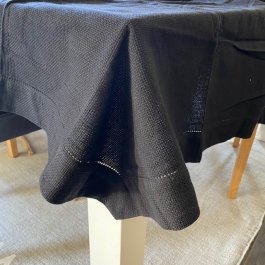 Tablecloth Matti Black 120 x 120 cm